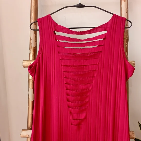 Ribbed Cut Out Back Dress - Picture 3 of 10